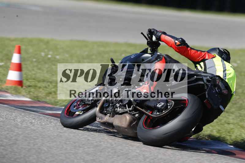 /43 08.08.2025 Discover the Bike ADR/Race 3 rot/69